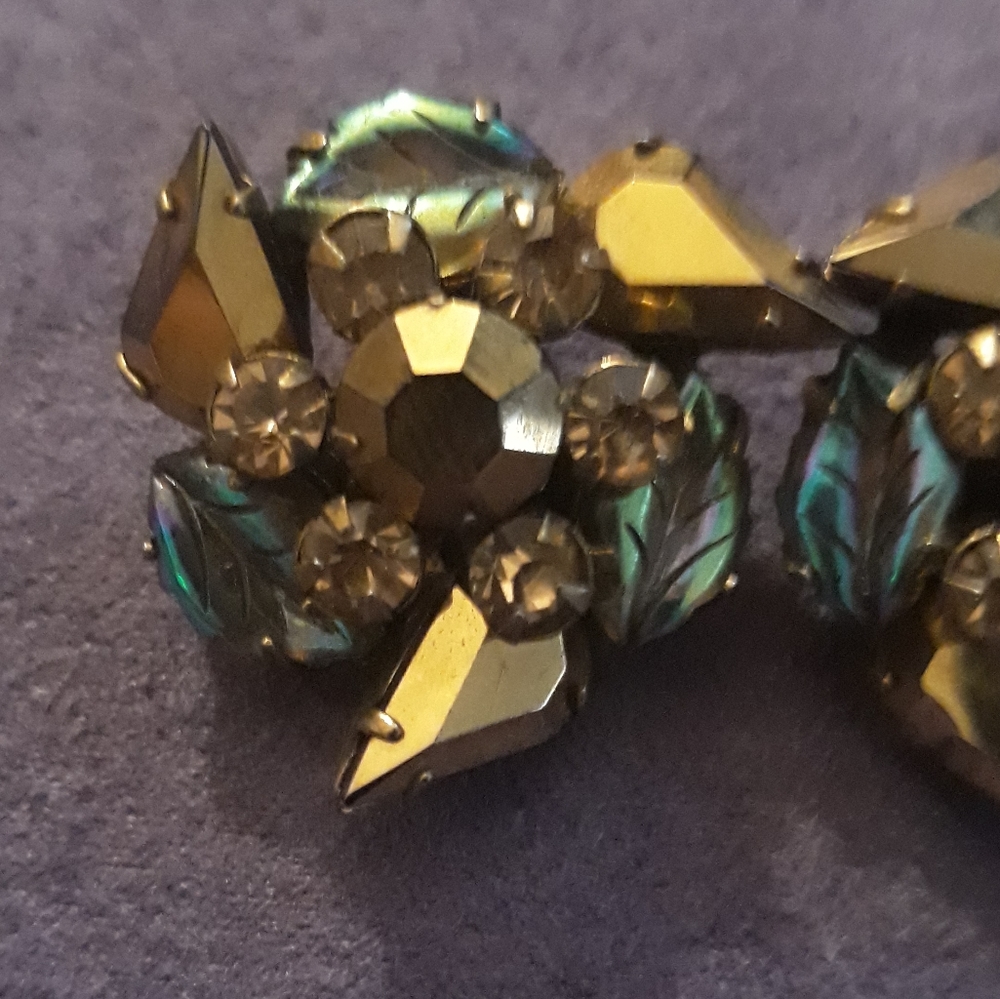 EARRINGS.. CLIP-ONS - Picture 4 of 6